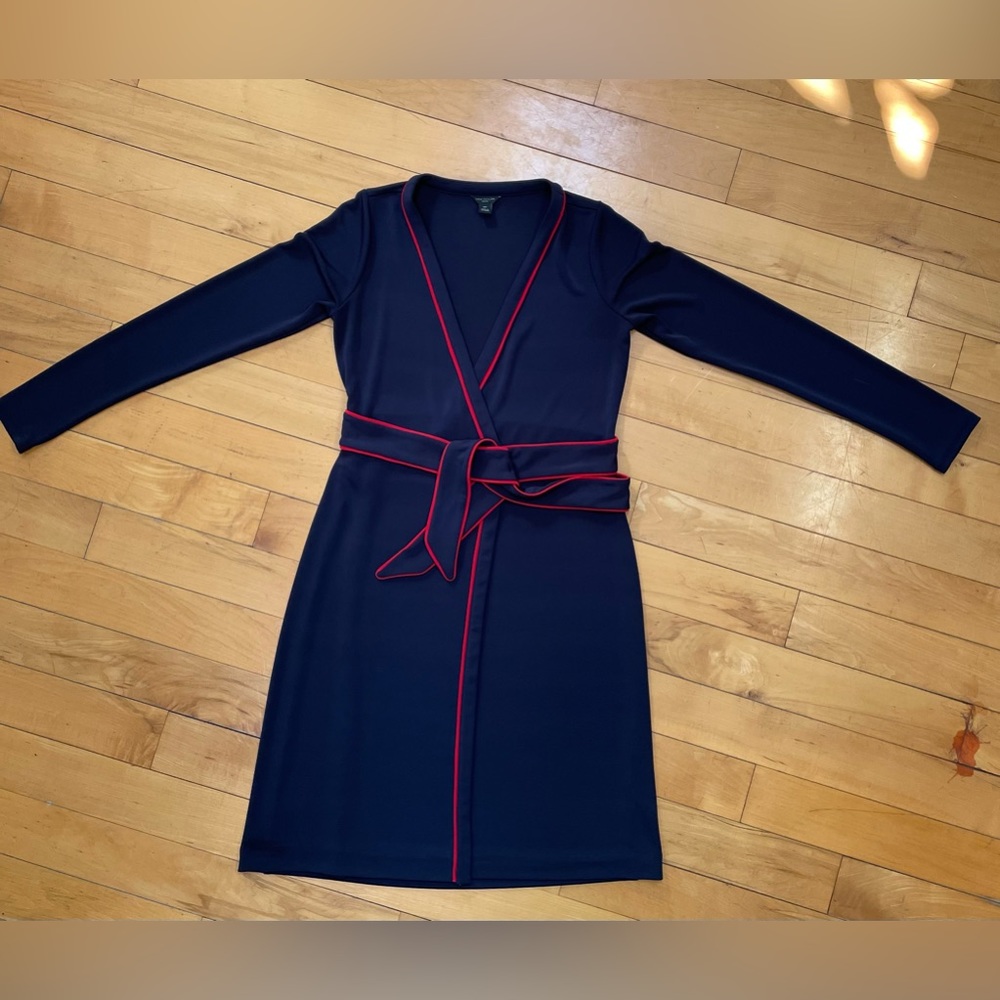 Size 0 Ann Taylor Navy Wrap Dress with Red Piping (Tag says 00P; fits like a 0)